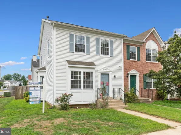 17916 Milroy Dr, Dumfries, VA 22026