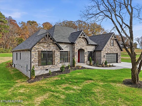 2nd image of 834 Sophie Dr Lot 8