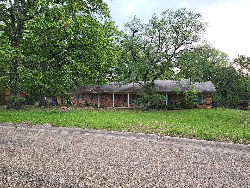 1st image of 104 N Dessie Dr