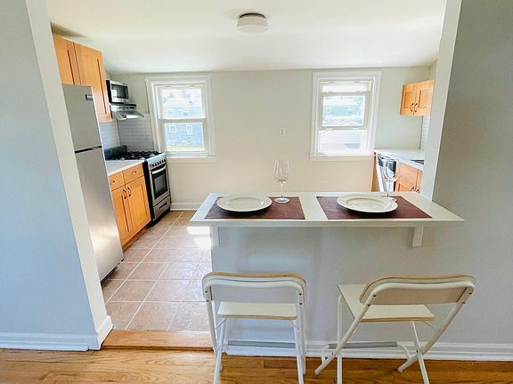 5th image of 2-26 31st St #2X