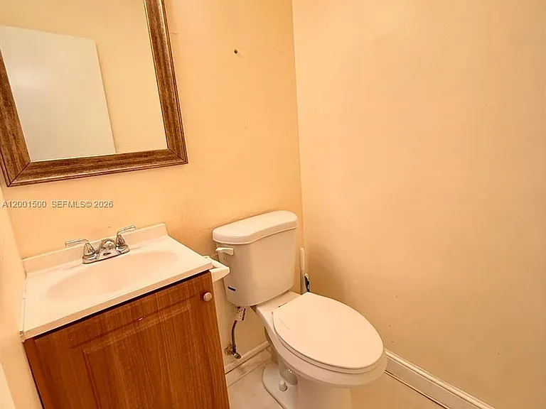 2750 N 34th Ave #9D — Photo 8
