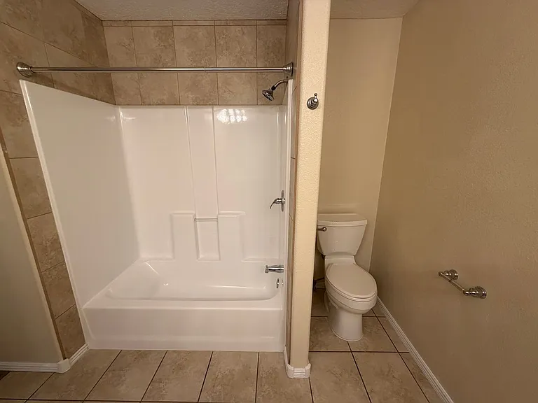 1911 Girard Blvd NE — Photo 31