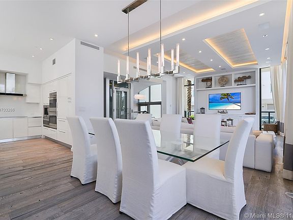 4th image of 9501 Collins Ave #Townhouse