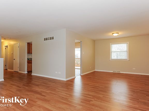4th image of 542 N Longwood Dr