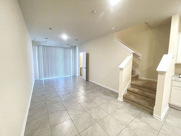 5th image of 539 Running Woods St
