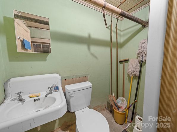 208 Park Ave, Wadesboro, NC 28170