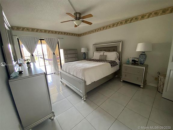 5th image of 220 Lakeview Dr APT 312
