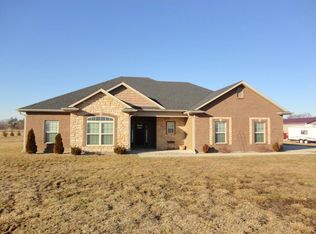 6461 E Schooler Rd, Centralia, MO 65240