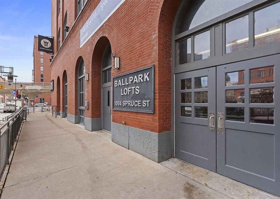 1st image of 1004 Spruce St APT 515