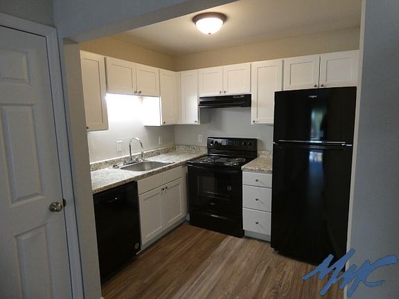 2nd image of 1418 E Main St #B10