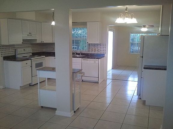 5th image of 1767 Suffolk Dr