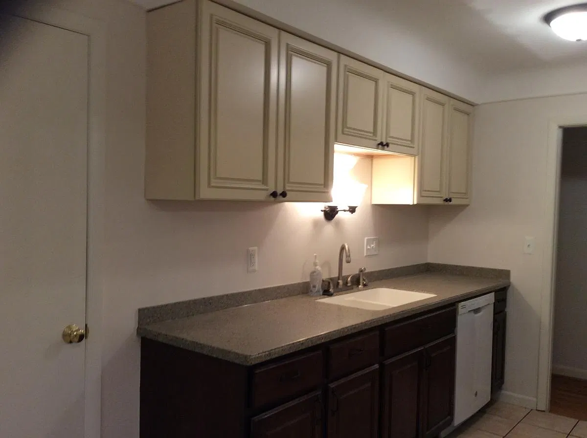 4 bed, 2296 sqft, $2,000 — Photo 4