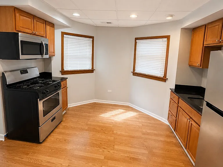 3108 N Saint Louis Ave #2 — Photo 15