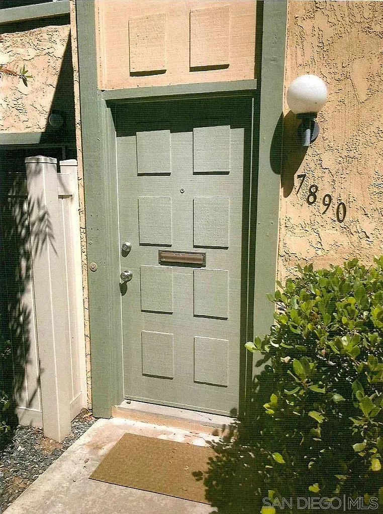 3 bed, 2.5 bath, 1336 sqft, $3,900 — Photo 1