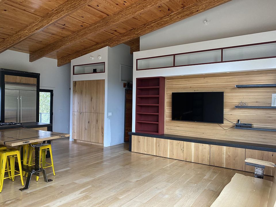 Upstairs Living Area