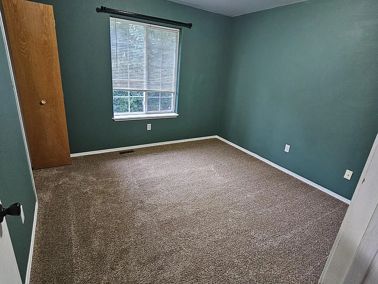 214 W Timothy St — Photo 9