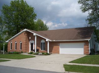 1754 Robin Hood Dr, Lima, OH