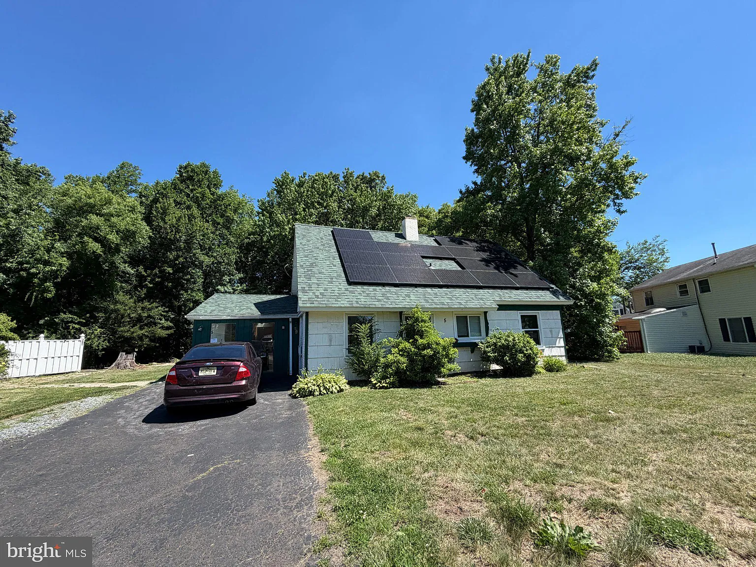 5 bed, 2.0 bath, 1624 sqft, $2,999 — Photo 1