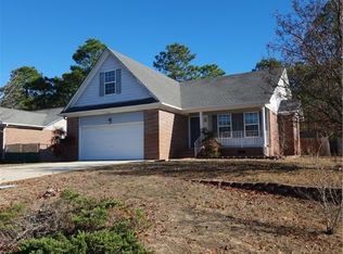 906 Alexwood Dr, Hope Mills, NC 28348