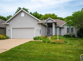 3921 SW Stonybrook Dr, Topeka, KS 66610