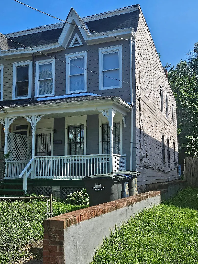 4 bed, 1408 sqft, $4,500 — Photo 2