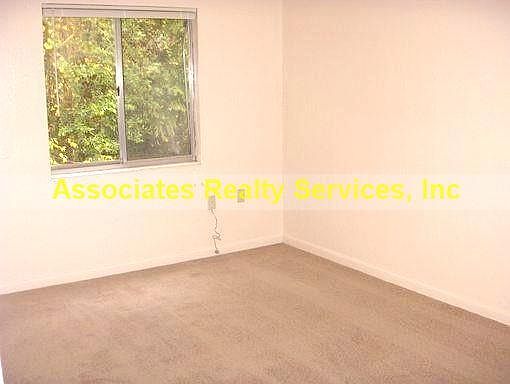 2nd image of 1213 NW 39th Ave #150-01