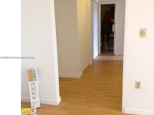 17890 W Dixie Hwy APT 319, North Miami Beach, FL 33160