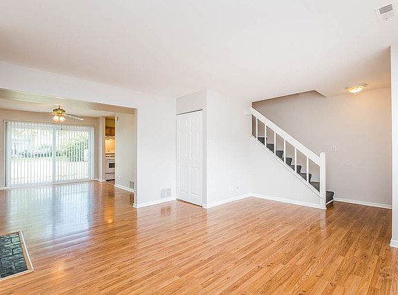 4th image of 1026 Bayside Dr #T