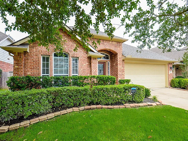24514 Springwood Glen Ln — Photo 1