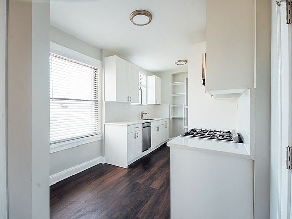 4329: Unit N2, 1BD - Kitchen