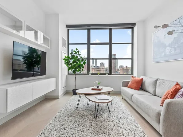 180 Front Street image 15 of 37