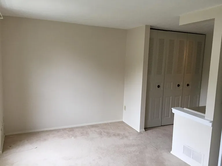 348 Scott Ln — Photo 9