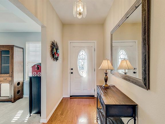 2nd image of 109 Pepperbush Ln