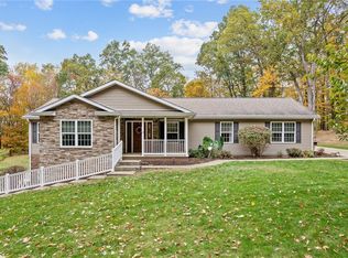17 Oak Forest Rd, Finleyville, PA 15332