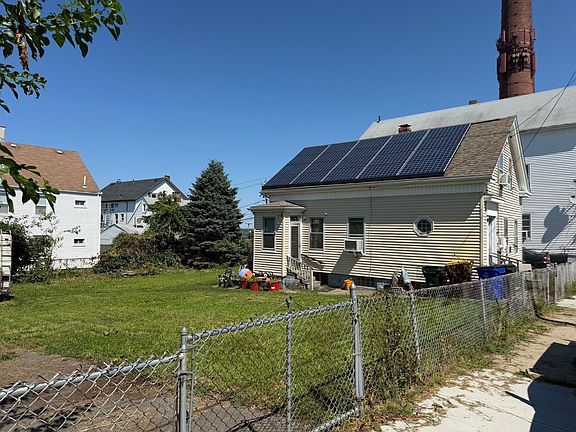 3rd image of 15 Allen St