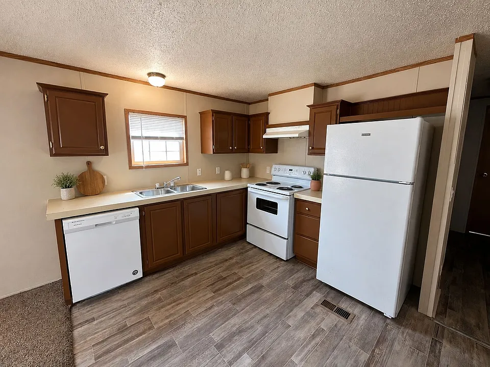 25521 Nuway Ave #202