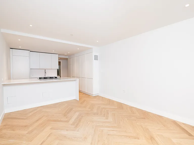 12 Commonwealth Ave #205 — Photo 1