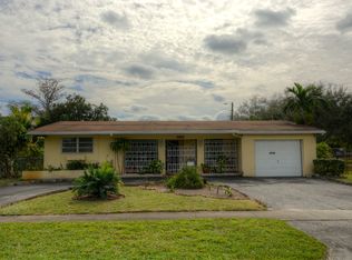 4590 NW 3rd Ct, Plantation, FL 33317