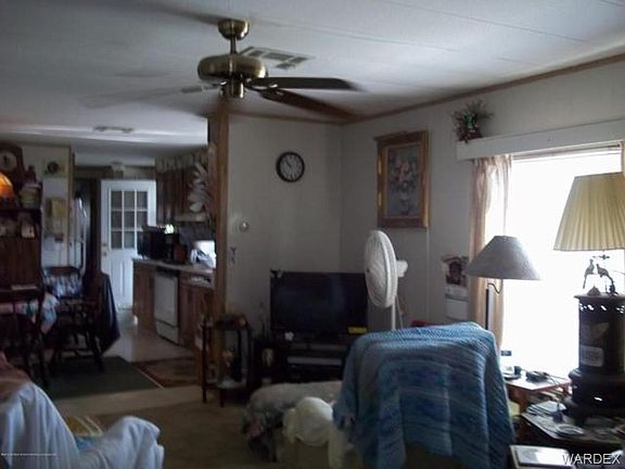 4th image of 300 Laurel Ave
