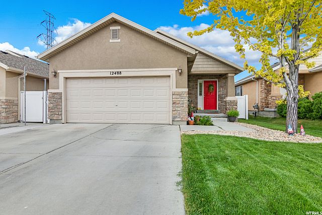 1st image of 12488 S Savage Ct