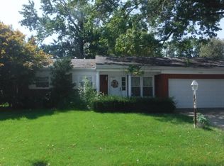 1503 Colonial Dr, Godfrey, IL 62035