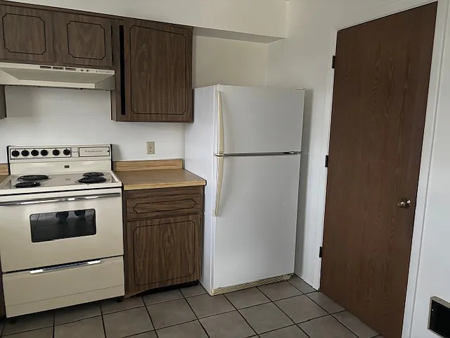313 W Sycamore Ave #9 — Photo 3