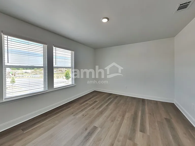 338 Golucke Way — Photo 14