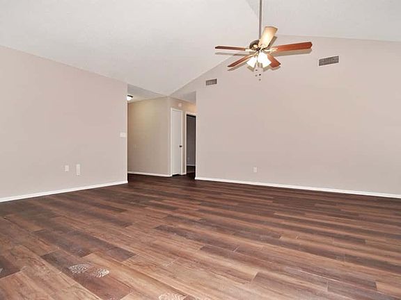 3rd image of 7337 W Tuckey Ln