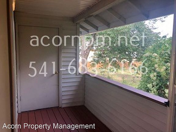 3rd image of 8919 SE Rhone St #5172476