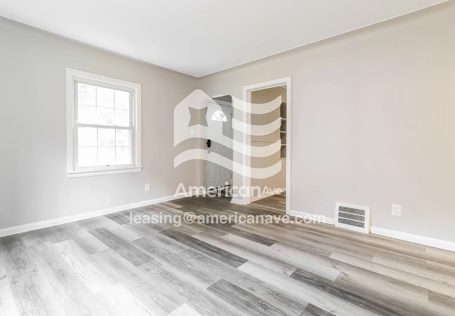 3 bed, 1.0 bath, 1176 sqft, $1,297 — Photo 2