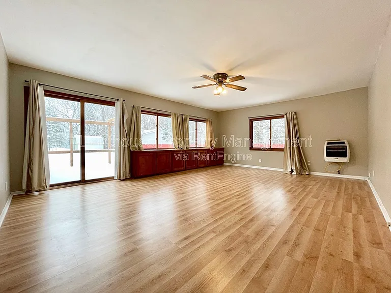 1054 Royal Oak St SW — Photo 5