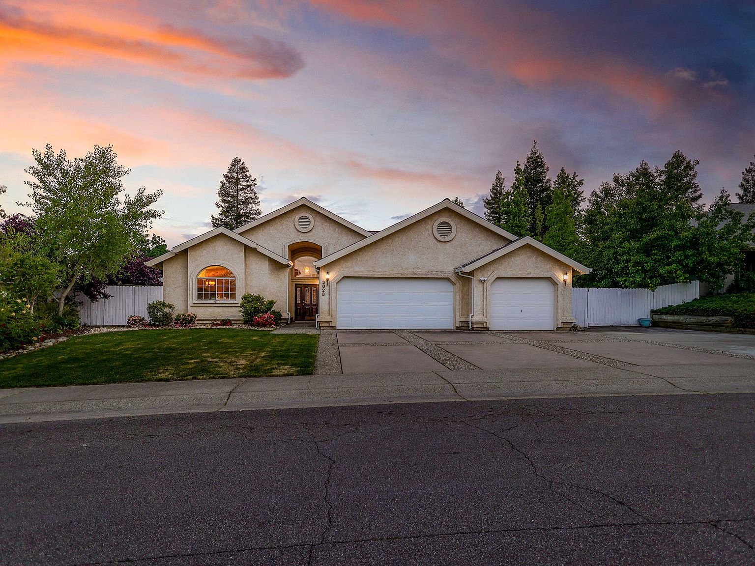 3823 Siskiyou St, Redding, CA 96001 Zillow