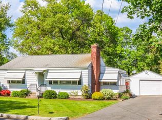 39 Lawnwood St, Springfield, MA 01119