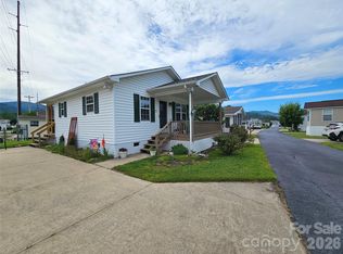 68 Strollers Ln, Waynesville, NC 28785